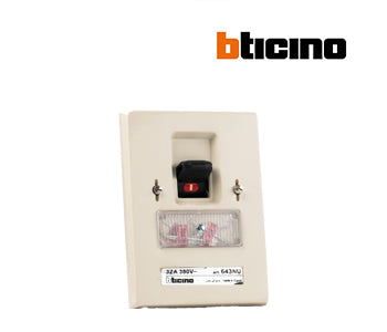 Fuse switch 32A 380V 3P Flush Mounted - Bticino - 643NU