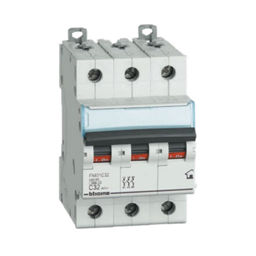 مفتاح اتوماتيك ثلاثى 50 أمبير 6 كيلوأمبير - بتشينو - FN830C50