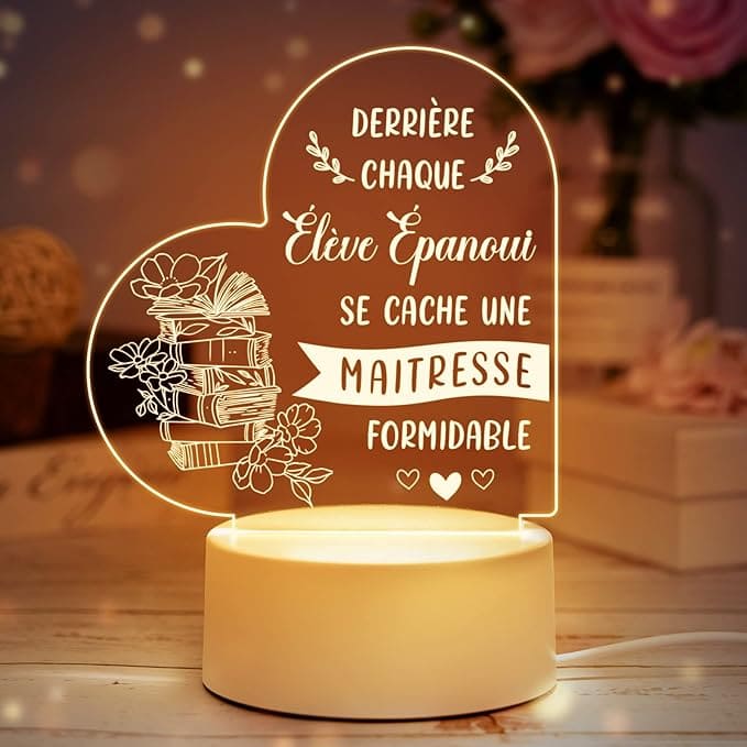 Heart Shaped Acrilic Desk Lamp Engraved With French Phrases For Your Teacher With Plastic Base & Switch Control - Charged By USB - B0C143V3S8
